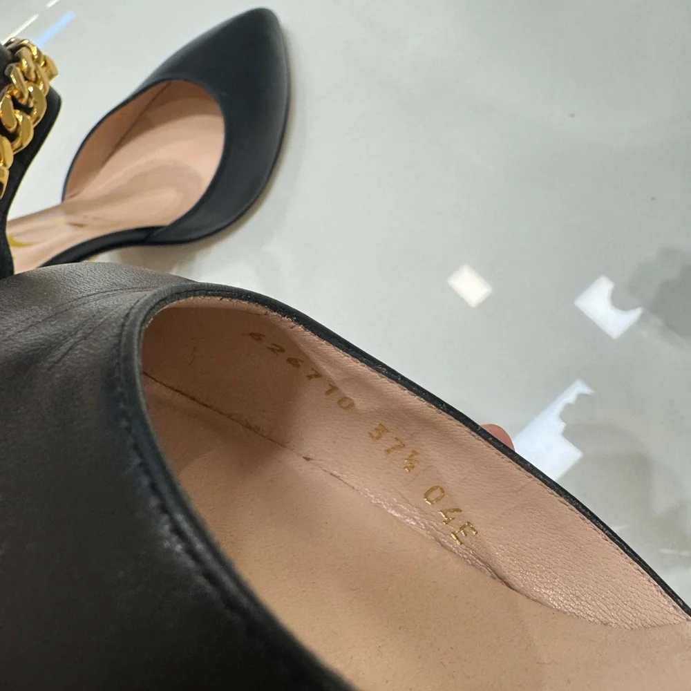 Gucci Black Heels with Gold Chain Accent - Picture 5 of 5